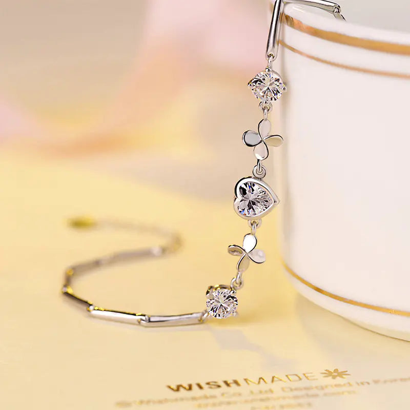 Timeless Love Chic Silver Heart - Clover Bracelet