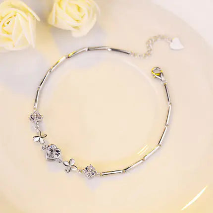 Timeless Love Chic Silver Heart - Clover Bracelet